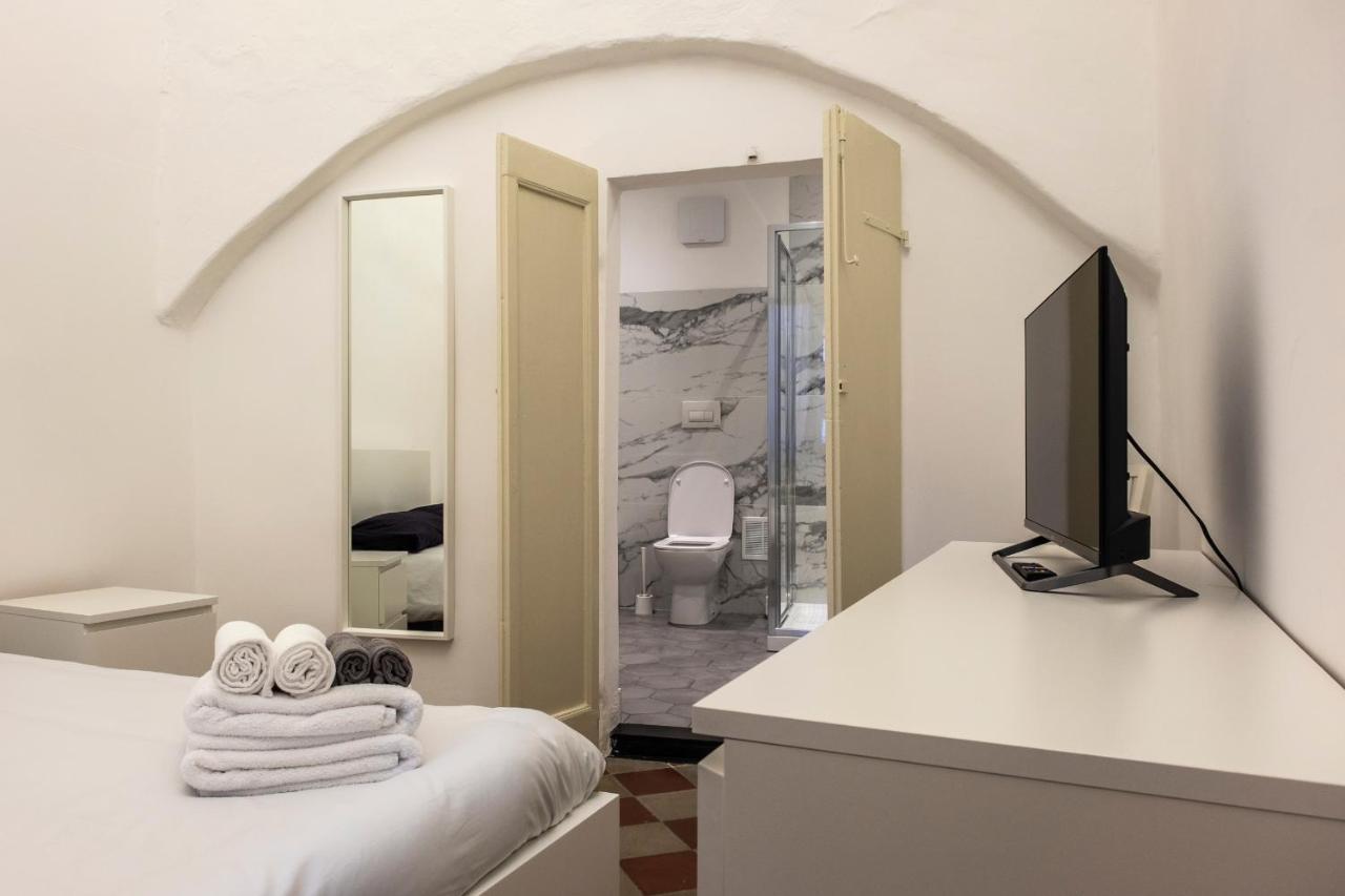 Hotel Archivolto del Teatro, 3 Albenga Esterno foto